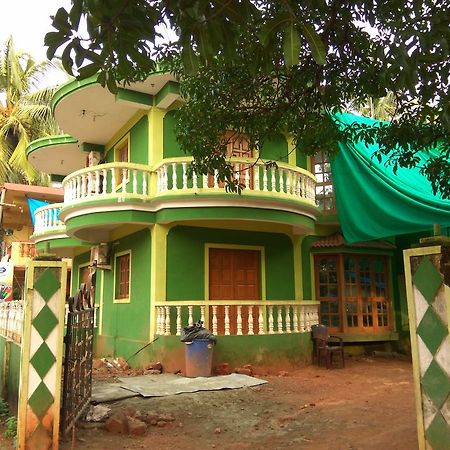 J.S Holiday Guest House Calangute Exteriör bild