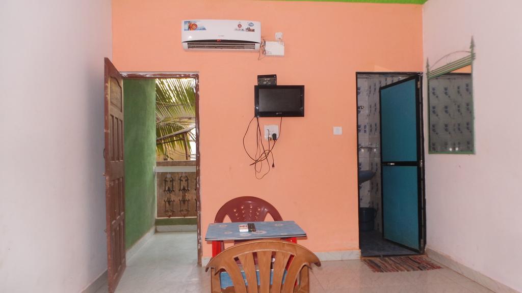 J.S Holiday Guest House Calangute Exteriör bild