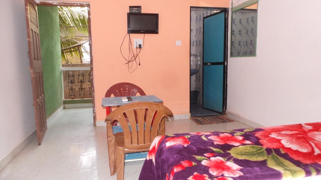 J.S Holiday Guest House Calangute Exteriör bild