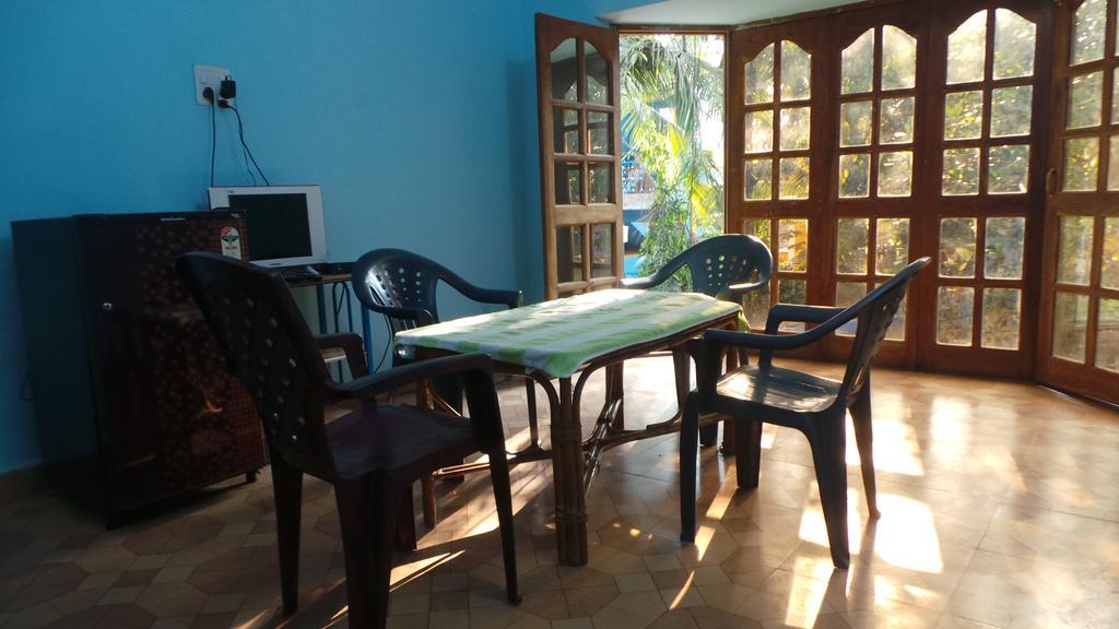 J.S Holiday Guest House Calangute Exteriör bild